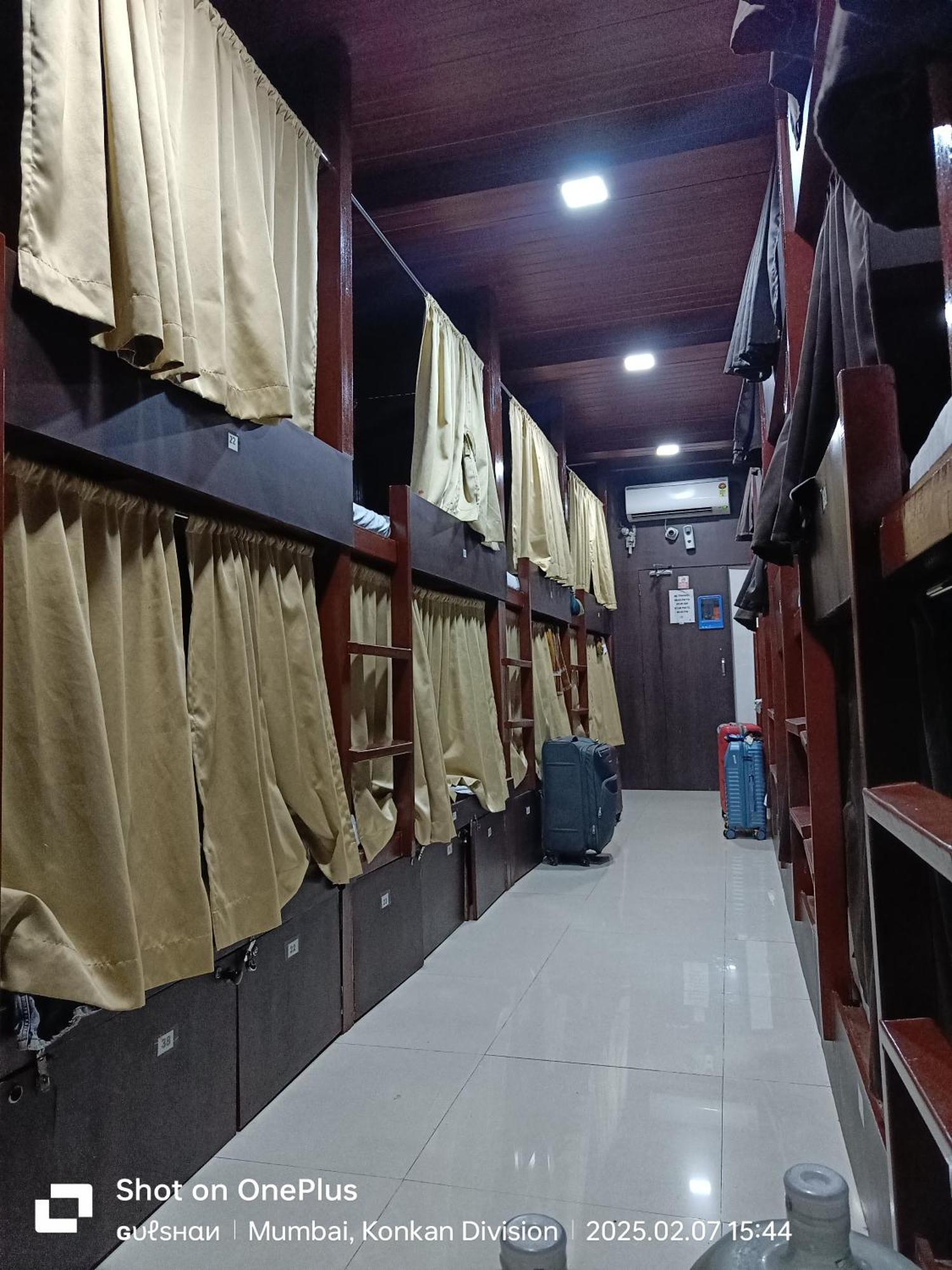 Asra Dormitory For Male And Female Mumbai Exterior foto