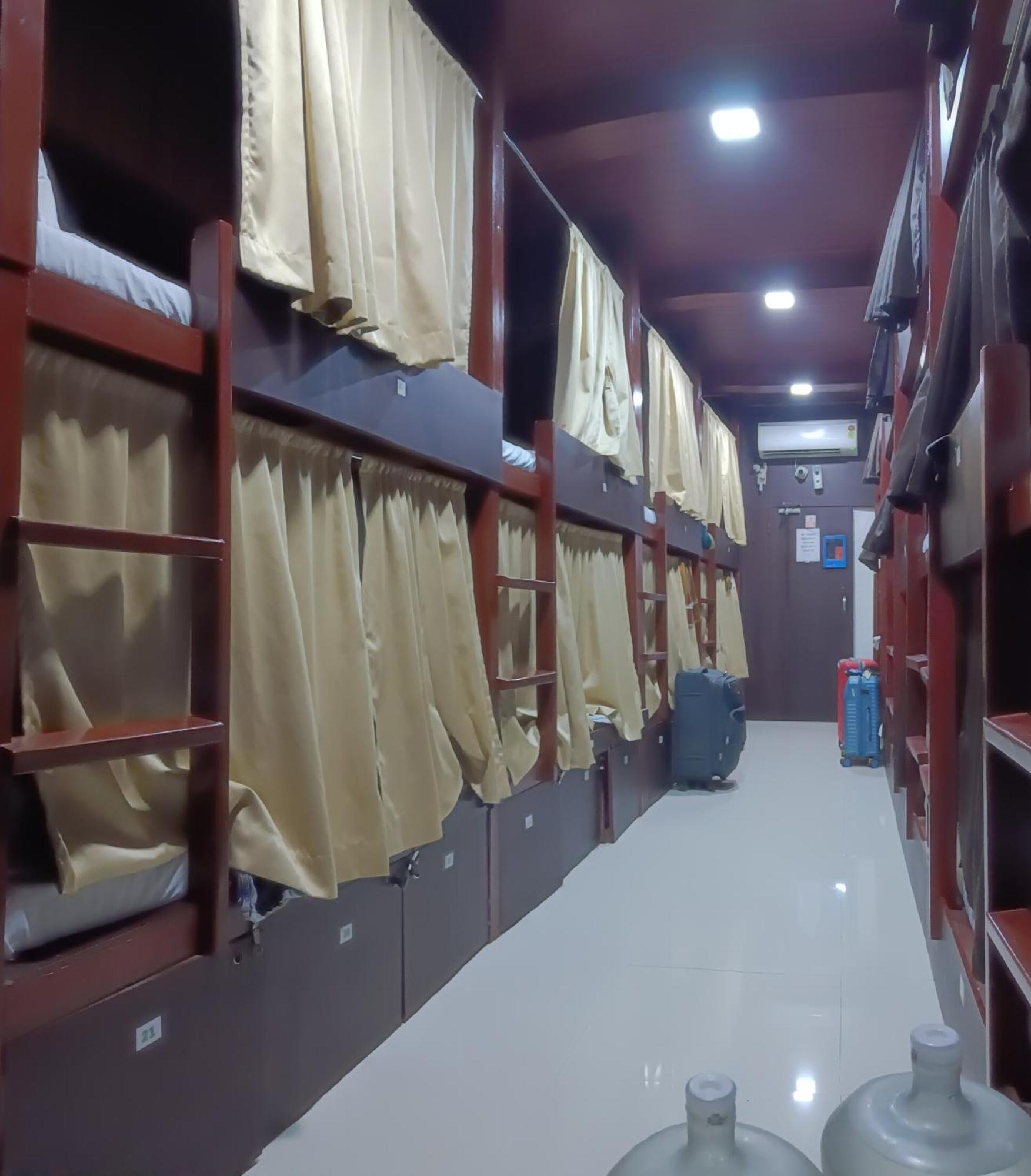 Asra Dormitory For Male And Female Mumbai Exterior foto